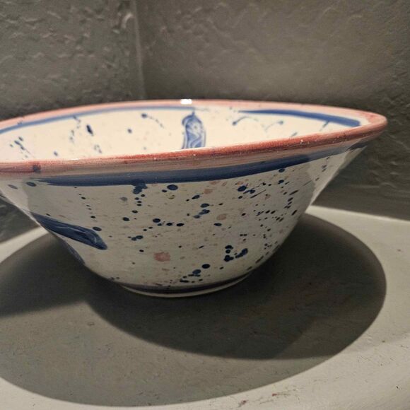 12" Glazed Pottery Bowl Fishy - Picture 2 of 6